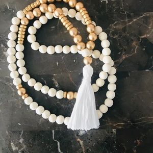 Tassel wood beads necklace